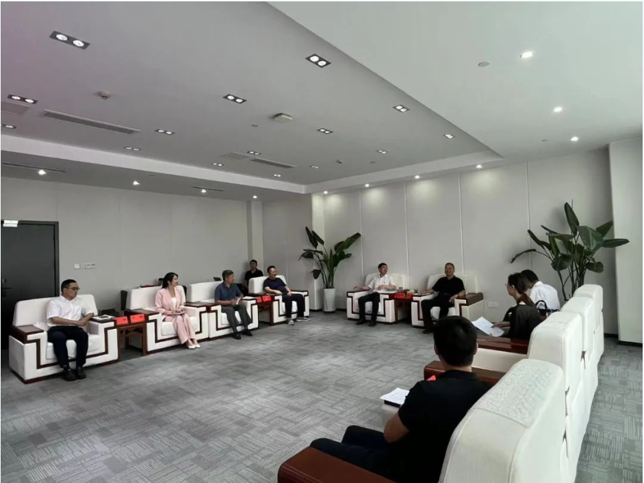 市直工委調(diào)研組到華信建投集團(tuán)開(kāi)展黨建工作專題調(diào)研