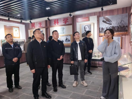 緬懷革命先烈 弘揚(yáng)革命精神——華信建投集團(tuán) 中鐵十五局開展“我們的節(jié)日·清明”主題黨日活動